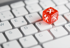 Tastatur mit Würfel