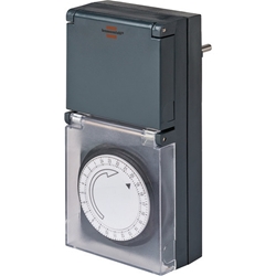 Brennenstuhl Zeitschaltuhr MZ 44, mechanische Timer-Steckdose (Tages-Zeitschaltuhr, IP44 geschützt, mit erhöhtem Berührungsschutz und Schutzabdeckung) grau Nr. 1506460