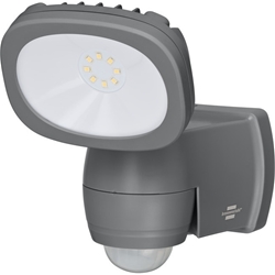 Brennenstuhl Batterie LED Strahler LUFOS / Kabelloser LED Außen-Strahler mit Batterie und Bewegungsmelder (mit 8 Marken LEDs, 440 Lumen, für außen IP44, mit zusätzlicher Funktionseinstellung) Nr. 1178900100