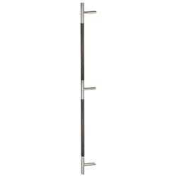 Stoßgriff Serie 8010 Holz Ø 30mm, L 1600mm, BA 1300mm, 3 schräge Stützen, inkl. einseit. Befestigung, Holzeinsatz 2x450mm Länge, Oberfl. 60/EID (Edelstahl matt/Eiche dunkel geb.) Nr. 24631