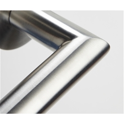ZT-Drückergarnitur 1802 BASIC 02, mit Smart-Clip Rosetten 2336, Ausf. BB, fest/drehbar mit Rückholfeder, TS 37-47mm, Oberfl. 60 (Edelstahl matt) Nr. 14452