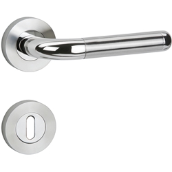 ZT-Drückerpaar 1110 ER CLUB, mit Schraubrosette 2061, fest/drehbar mit Rückholfeder, TS 38-45mm, Oberfl. 63 (Edelstahl poliert/Edelstahl matt) Nr. 32162