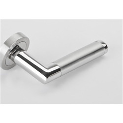 ZT-Drückerpaar 1356 BIC WIND, mit Smart-Clip Rosetten 2331, fest/drehbar mit Rückholfeder, TS 37-47mm, Oberfl. 63 (Edelstahl poliert/Edelstahl matt) Nr. 17271