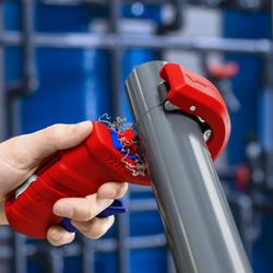 Knipex DPT50 Rohrschneider für dickwandige Kunststoffrohre, auch kerngeschäumt Schneiden und Anfasen in einem Schritt mit Kunststoff überzogen 202 mm (SB-Karte/Blister) Nr. 90 23 02 BK