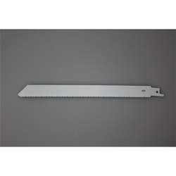Bosch Säbelsägeblätter S 1122 BF (neutral) 200er-Pack, 225mm, Bimetall, für Metallbleche (2,5 bis 8mm), massive Rohre/Profile (Durchmesser > 175mm), flexible, bündige und schnelle Schnitte Nr. 2608658657