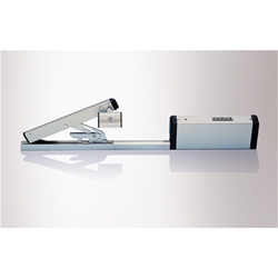 Geze Kippfenster-Elektrolinearantrieb, Hub max. 70mm, E 212 R1, Aluminium, RAL 9016 lackiert, für Gruppensteuerung, IP42, Zugkr.max. 1500N (PG:24) 020839