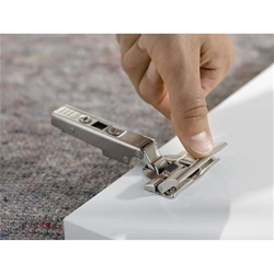 Blum CLIP top Standardscharnier 110°, Eckanschlag, ohne Feder, Topf: INSERTA, vernickelt (VE:50) Nr. 70T3590.TL